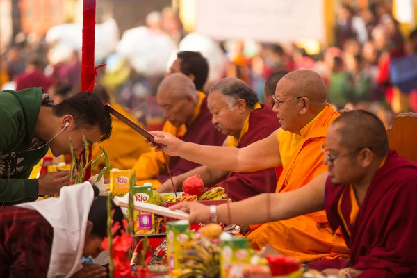 Tibetanska buddhistiska munkar — Stockfoto