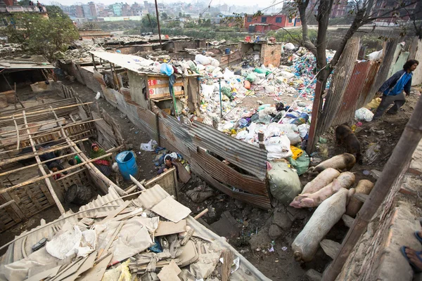 Personas no identificadas de las zonas más pobres — Foto de Stock
