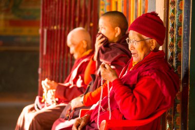 Tanımlanamayan Budist rahip stupa boudhanath yakınındaki bir portresi