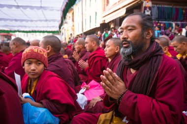 Tanımlanamayan Tibetli Budist keşişlerin