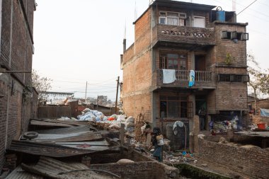 Yoksul bölgelerden gelen kimliği belirsiz kişiler