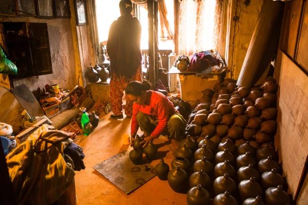 Mujer nepalí trabajando —  Fotos de Stock