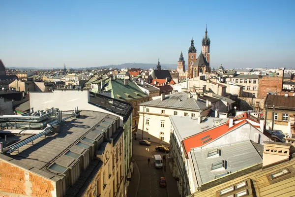 Top Vista de los tejados del casco antiguo en el centro de Cracovia — Foto de Stock