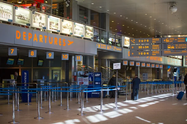 Terminal hallen på john paul ii internationella flygplatsen Kraków-balice — Stockfoto