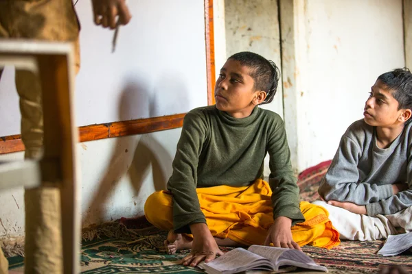 Crianças na escola Nepal — Fotografia de Stock