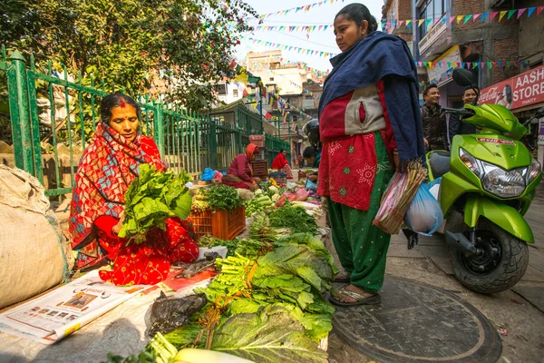 Gatuförsäljare i kathmandu — Stockfoto