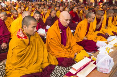 Tanımlanamayan Budist hacılar stupa boudhanath yakın