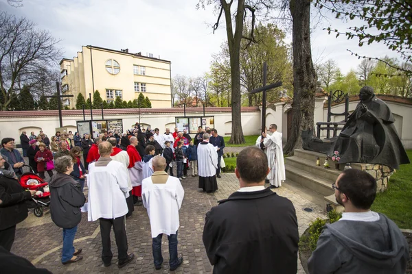 Partecipanti non identificati della Via Crucis il Venerdì Santo — Foto Stock