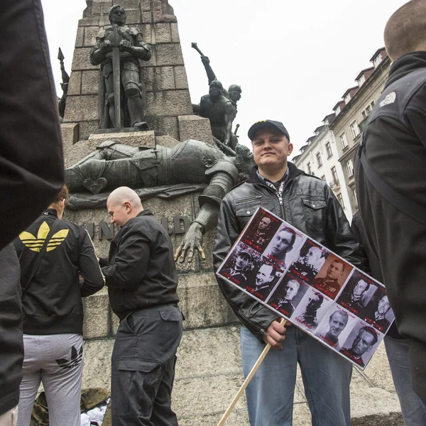 Unbekannte Teilnehmer an Prozession in Katyn — Stockfoto