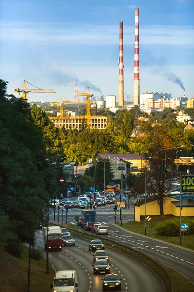 Provoz ve městě večer — Stock fotografie