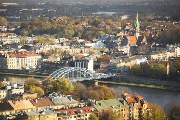 Вид с воздуха на реку Вислу в историческом центре города — стоковое фото