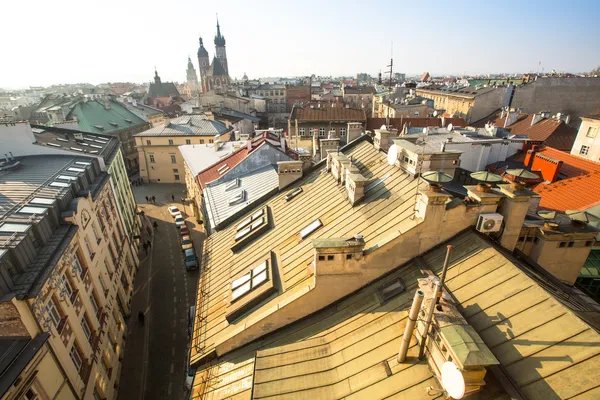 Blick von oben auf die Dächer der Altstadt im Zentrum — Stockfoto