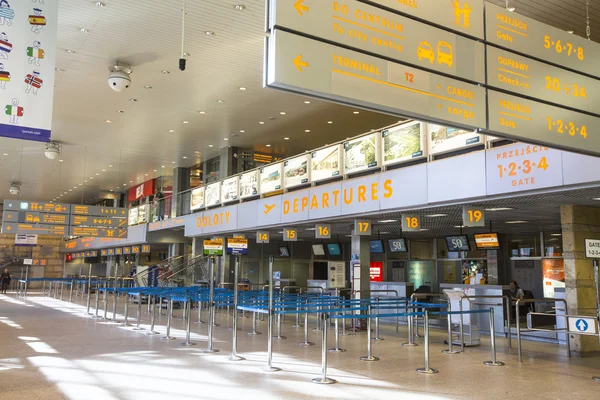 Terminal hal van john paul ii internationale luchthaven — Stockfoto