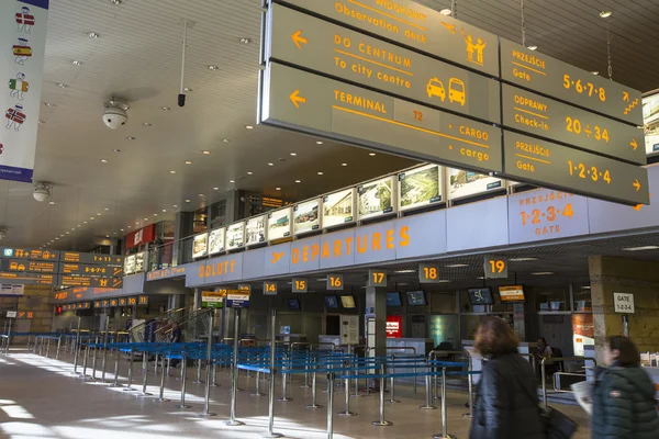 Terminal hal van john paul ii internationale luchthaven — Stockfoto