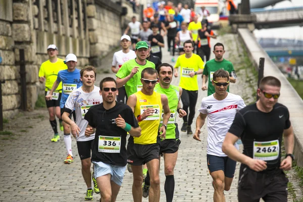 Účastníci během každoroční mezinárodní maraton Krakov — Stock fotografie