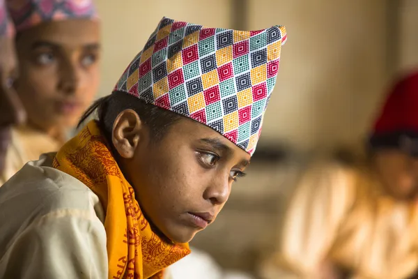 Children during the reading of texts in Sanskrit — Stock Photo, Image
