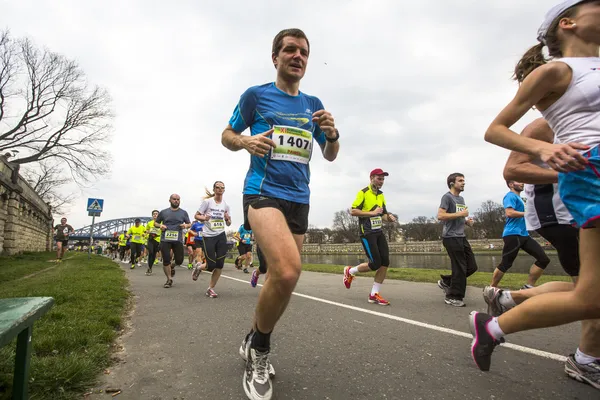 Unidentified participants during the annual Krakow international Marathon — Stock Photo, Image