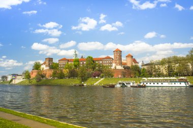 wawel royal castle park ile görünüm