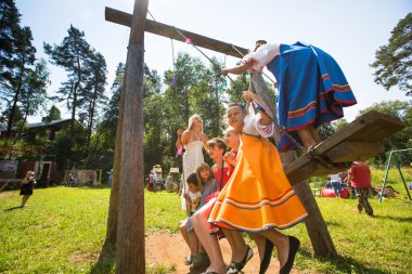 Ivan kupala gün boyunca tanımlanamayan kız