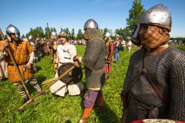 ladogafest sırasında kimliği belirsiz katılımcıları
