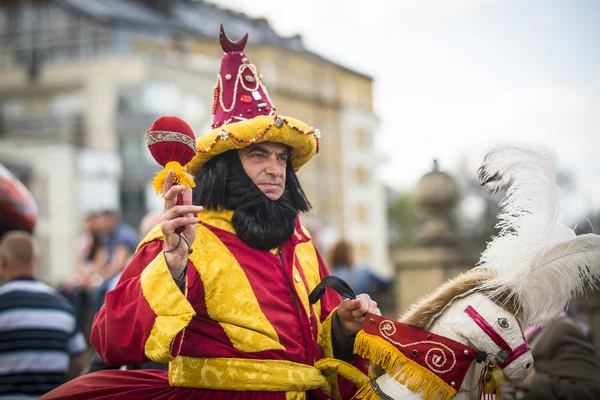 Participantes no identificados Emaús festival católico el lunes de Pascua — Foto de Stock