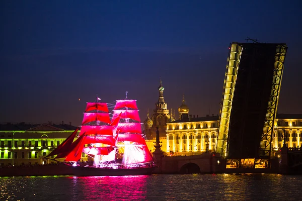 Spectacle Célébration Voiles écarlates pendant le Festival des Nuits Blanches — Photo