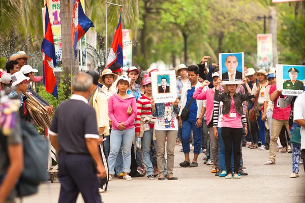 Участники акции протеста на границе Камбоджи и Таиланда — стоковое фото