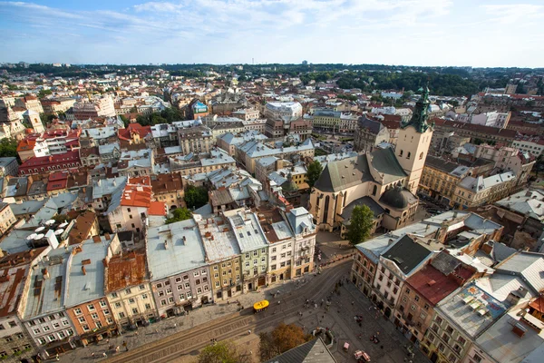 Bovenaanzicht van lviv city hall — Stockfoto