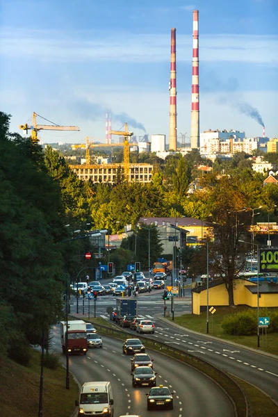 Provoz v městě večer — Stock fotografie