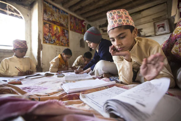 Children doing homework — Stock Photo, Image