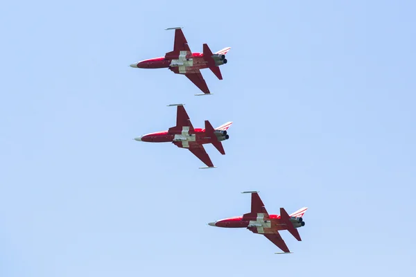 Aerobatic demonstration during the International Aerospace Exhibition ILA Berlin Air Show-2014 — Stock Photo, Image