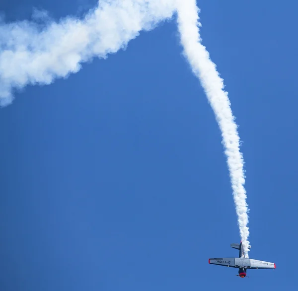 Vliegtuigen demonstratie tijdens de internationale lucht-en ruimtevaart tentoonstelling ila Berlijn lucht Toon-2014. — Stockfoto