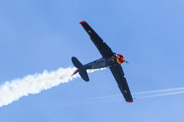 Flugvorführung während der Internationalen Luft- und Raumfahrtausstellung ila berlin air show-2014. — Stockfoto