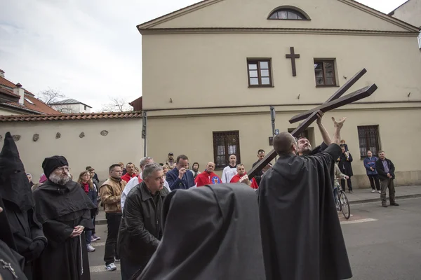 Unidentified participants of the Way of the Cross on Good Friday — Stock Photo, Image