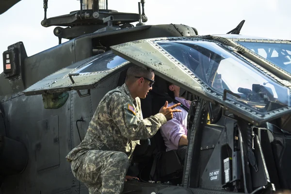 Çok rol askeri helikopter gösteri sırasında Uluslararası Havacılık Fuarı ILA berlin hava gösterisi-2014. — Stok fotoğraf