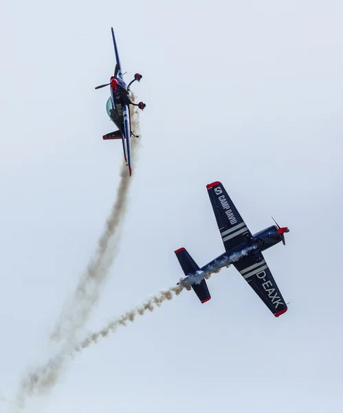 Dos Extra-300, D-EAXK - aviones acrobáticos (Alemania ) — Foto de Stock