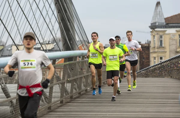 Participantes não identificados durante a Maratona Internacional de Cracóvia — Fotografia de Stock