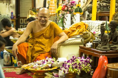 Tanımlanamayan monk ana yantra dövmeler