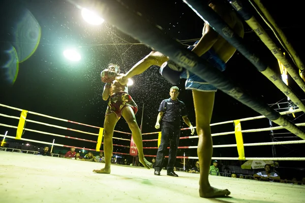 Neidentifikovaný muay thai bojovníky soutěžit — Stock fotografie