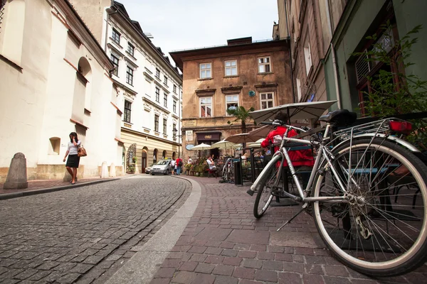 Una de las calles en el centro histórico de Cracovia — Foto de Stock
