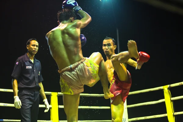 Unidentified Muay Thai fighters compete — Stock Photo, Image