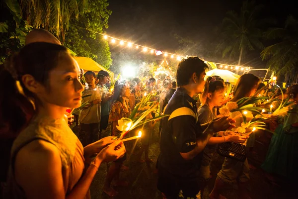 Gente local no identificada durante la celebración del festival budista Chotrul Duchen —  Fotos de Stock
