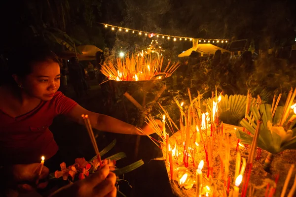 Unidentified local people during the celebration Buddhist festival Chotrul Duchen — Stock Photo, Image