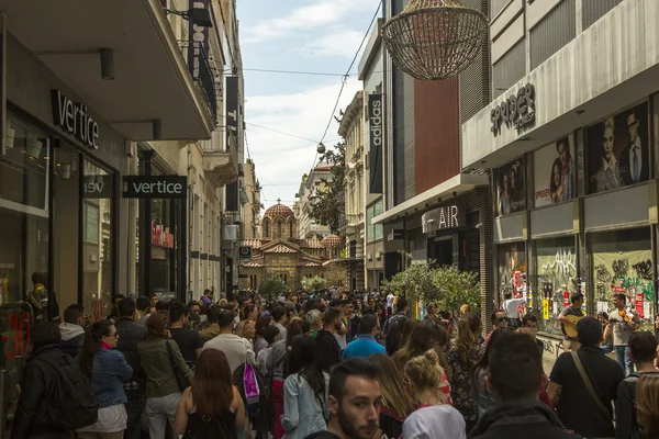 Atenienses e turistas no centro da cidade — Fotografia de Stock