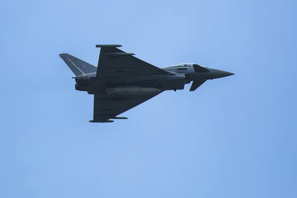 Multirole twin-engine fighter Eurofighter Typhoon demonstration — Stock Photo, Image