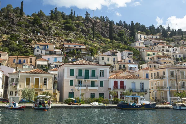 Jachthaven van poros, Grieks eiland — Stockfoto