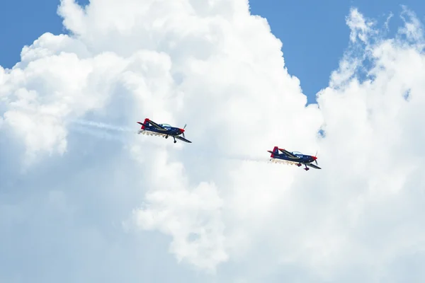 Ein extra-300, d-eaxk- zweisitziges Kunstflugzeug — Stockfoto