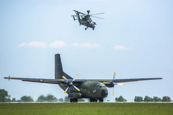 Transportflugzeug — Stockfoto