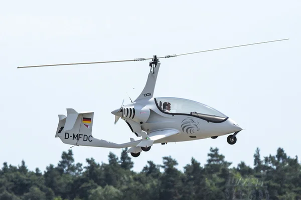 Arrowcopter fd-kompositer ac-10 (d-Casamances) helikopter — Stockfoto
