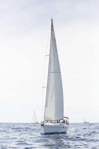 Segelboote bei der Segelregatta — Stockfoto